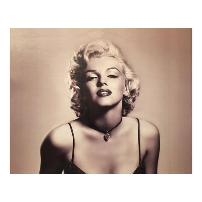 Classic Marilyn Monroe"Sexy & Sultry" Wall Art Print- 10 x 8" Wall Print Art- Marilyn's Famous Pose- Ready to Frame. Retro Home- Office-Man Cave D?cor. Perfect Gift for Marilyn Monroe Admirers.