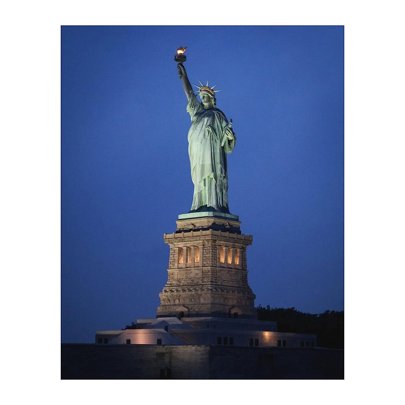 Statue of Liberty-Ellis Island- 8 x 10 Wall Art Print Ready to Frame- Home D?cor, Office D?cor & Wall Print. Makes a Perfect Wall Art Decoration for Patriotism & Freedom.