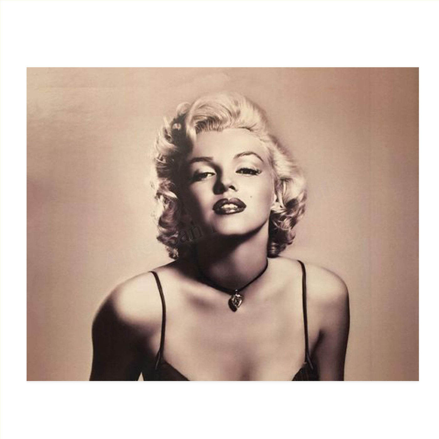 Classic Marilyn Monroe"Sexy & Sultry" Wall Art Print- 10 x 8" Wall Print Art- Marilyn's Famous Pose- Ready to Frame. Retro Home- Office-Man Cave D?cor. Perfect Gift for Marilyn Monroe Admirers.